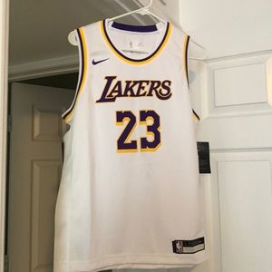 Lakers Jersey 23 lebron James, size youth large 14/16. Never worn.